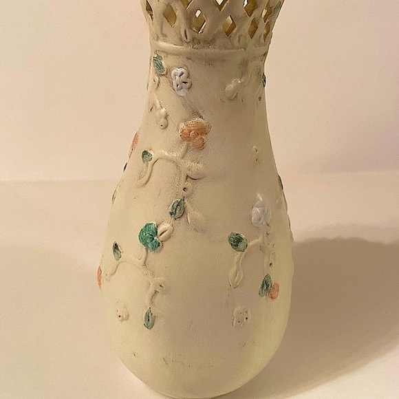 Italian Barbotine Majolica Vase Floral Large Pink Roses 7.5” inches. - Picture 5 of 9